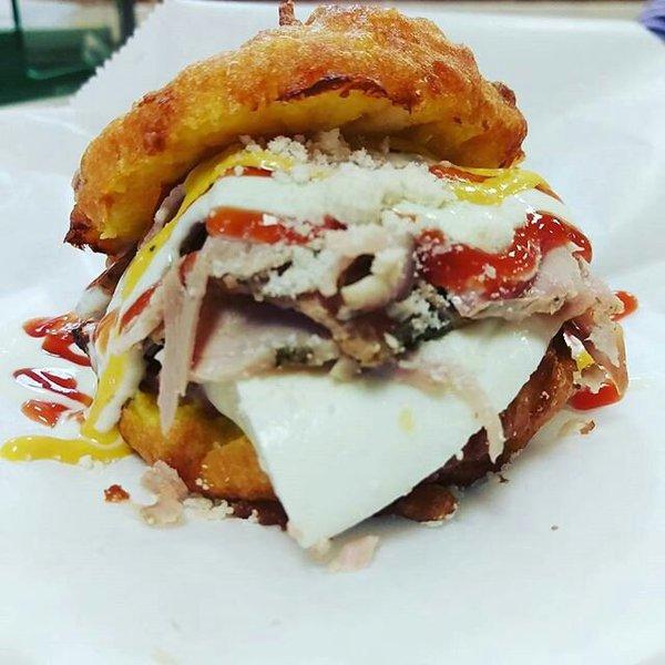 Resultado de imagen para imagenes arepas tumbarrancho venezolanas