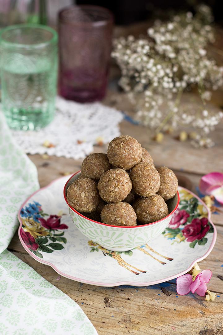 Bolitas energéticas de Almendra y Coco Receta fácil y sana