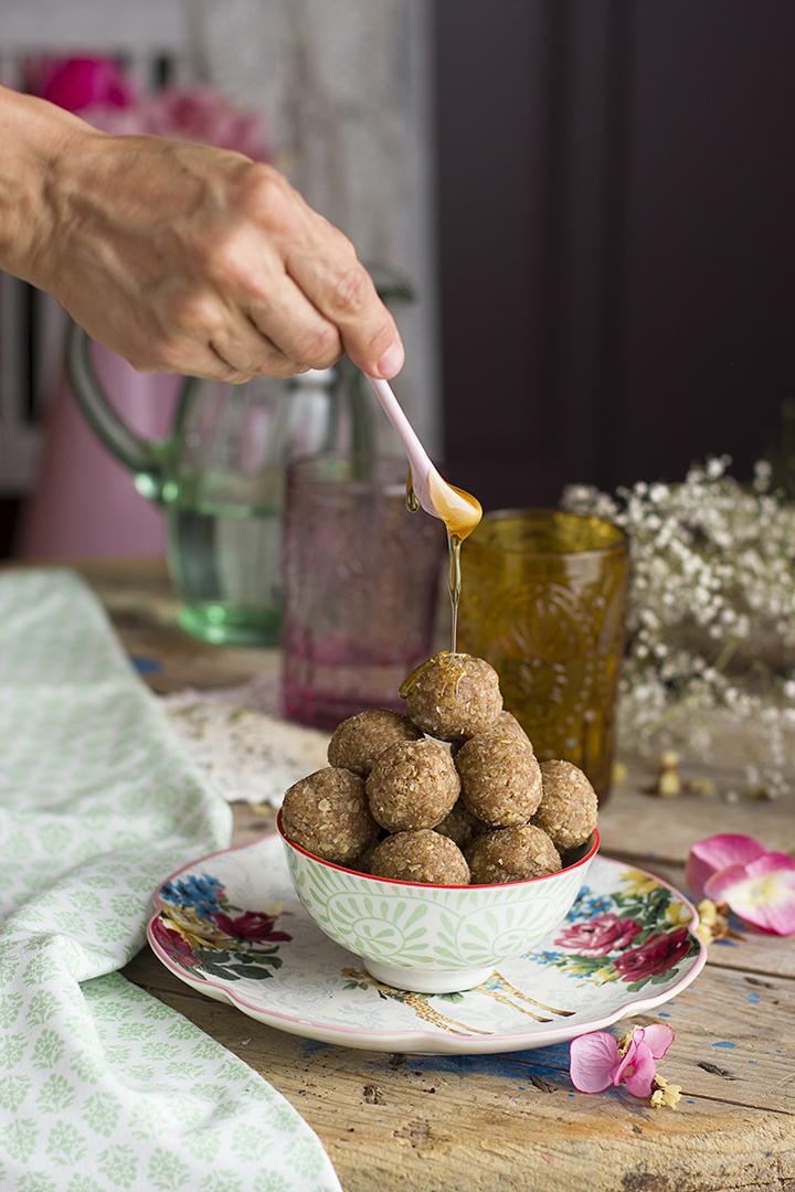 Bolitas energéticas de Almendra y Coco Receta fácil y sana