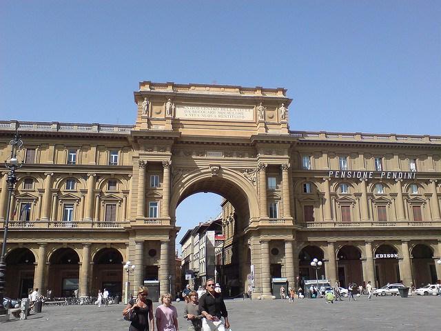 Plaza de la República (Piazza della Repubblica)