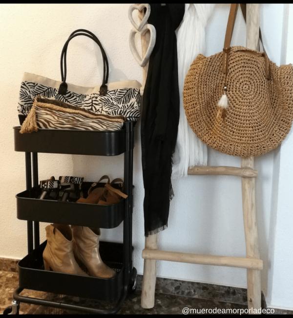 carro-de-cocina-raskog-de-ikea-para-botas-y-bolsos