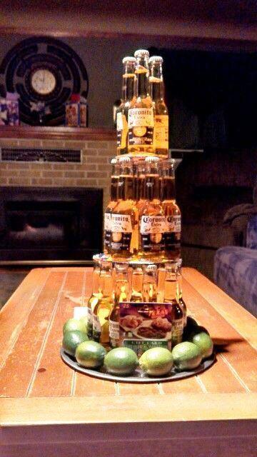 comida y bebida para una fiesta parrillada