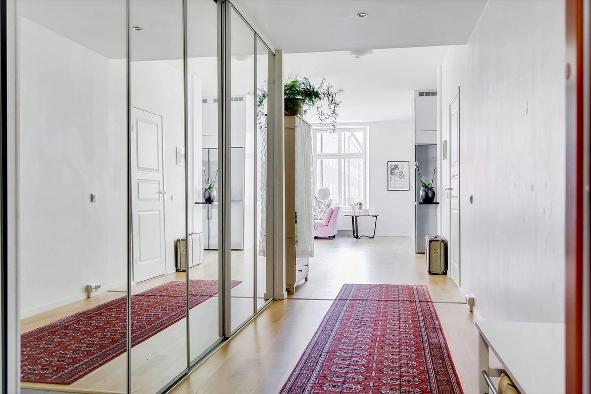 BEAUTIFUL PINK SOFA DECOR 05