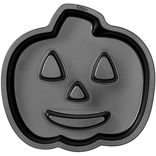 Wilton 2105-0679 Halloween Jack-O-Lantern Fluted Cake Pan