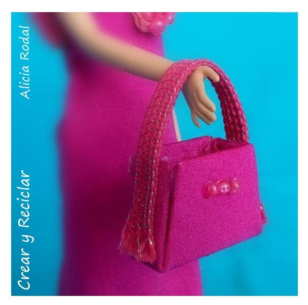 Zapatos y bolsos para muñecas con retales DIY