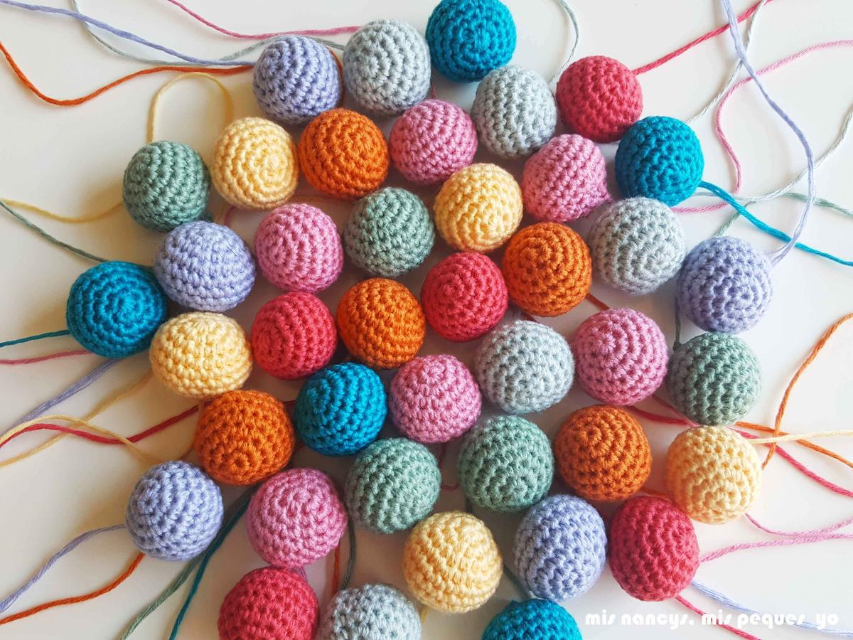 mis nancys, mis peques y yo, chupetes de ganchillo, bolitas de crochet