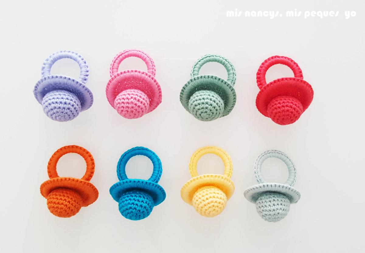 mis nancys, mis peques y yo, chupetes de ganchillo, ocho colores distintos
