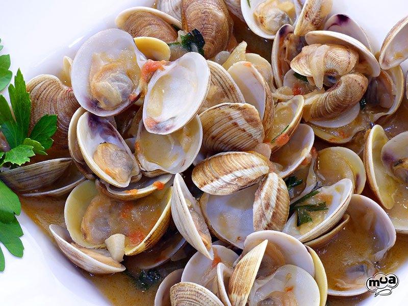 Almejas a la marinera