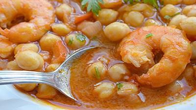 garbanzos con langostinos