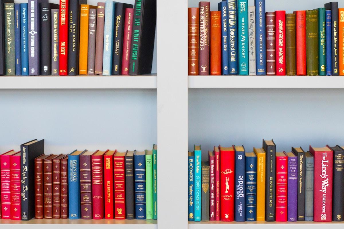 Tipos de librerías para decorar tu casa