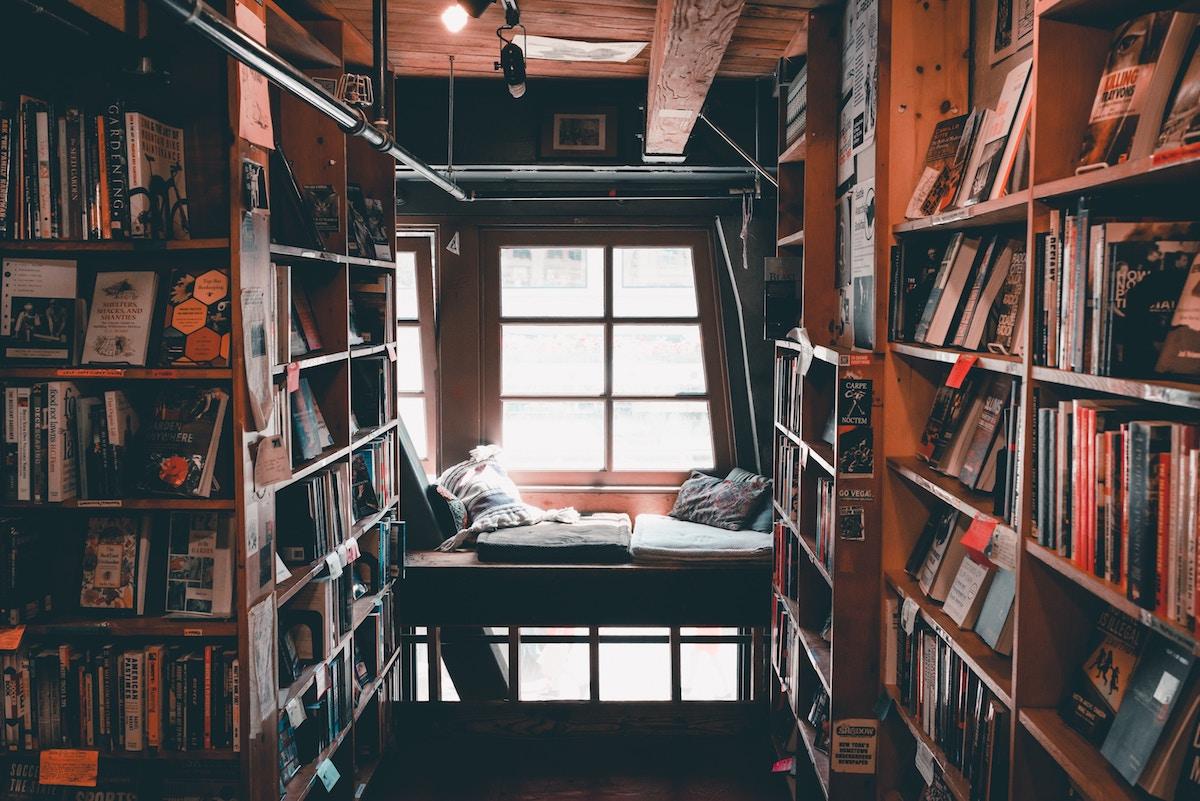Tipos de librerías para decorar tu casa