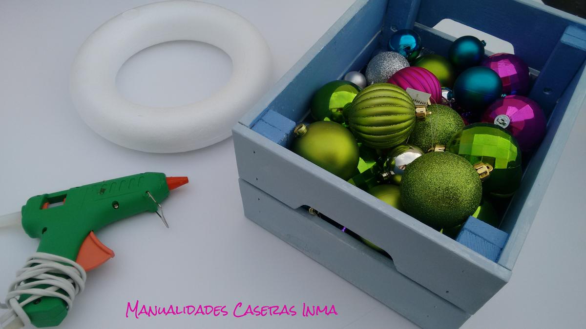 Manualidades Caseras Inma_Cosas que necesitas para hacer una corona de bolas