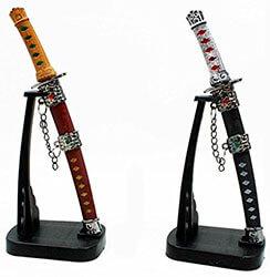 Abrecartas en forma de espada samurái