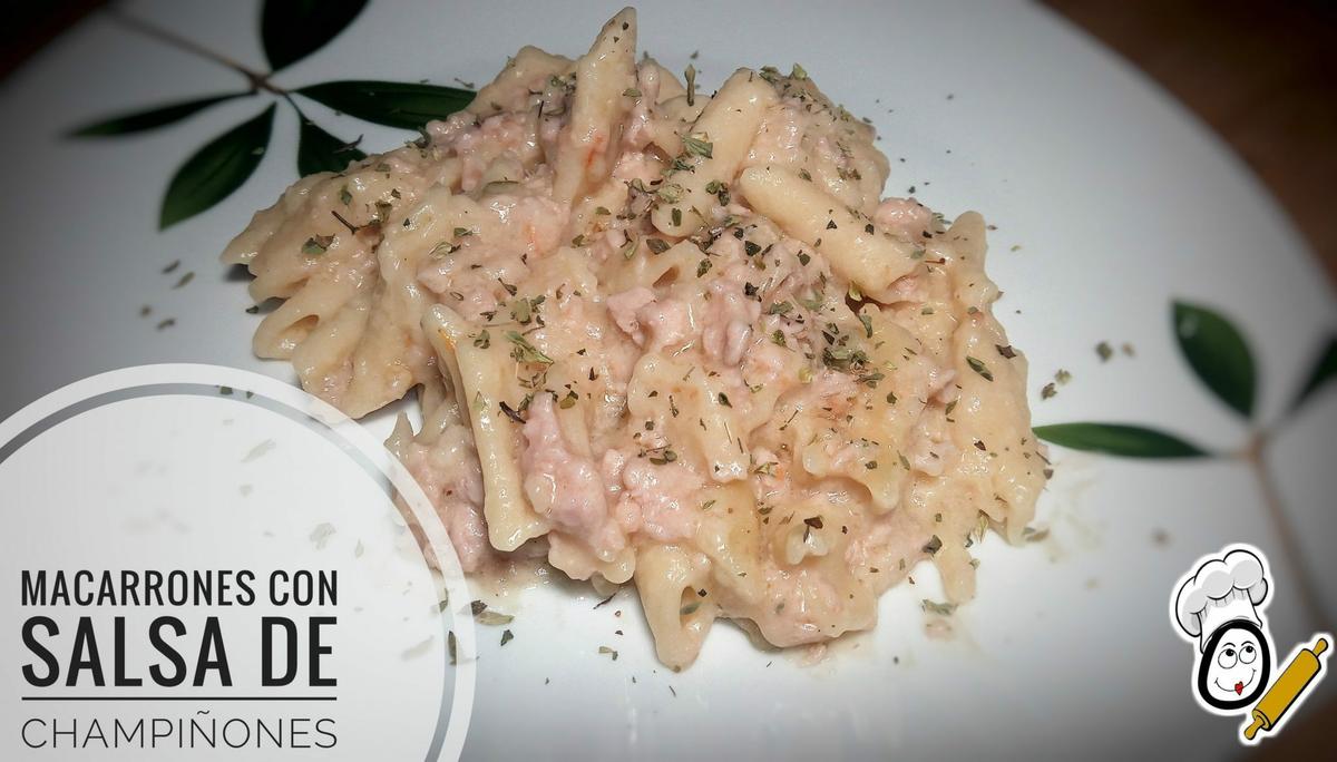 Macarrones con salsa de champiñones y carne picada