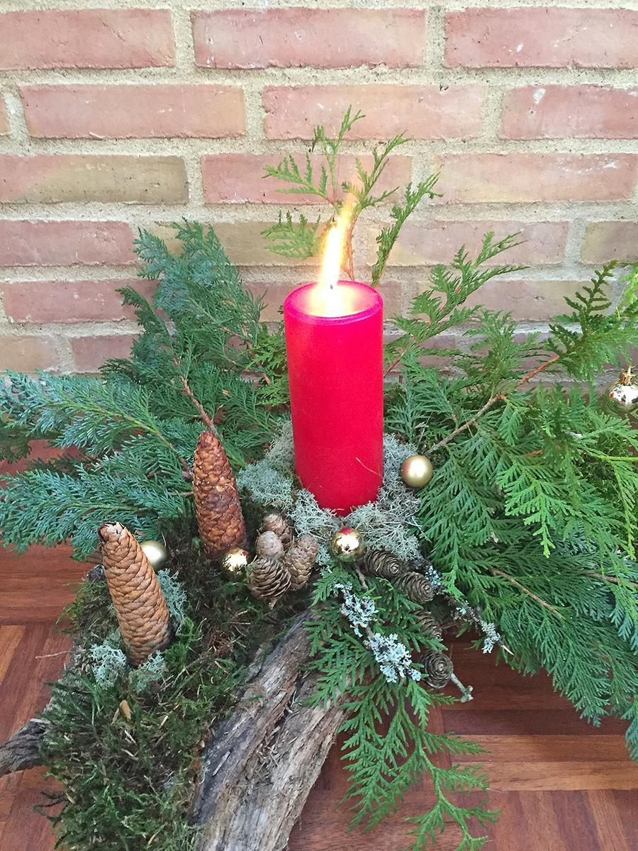 My husband helped to make our Christmas decoration 07