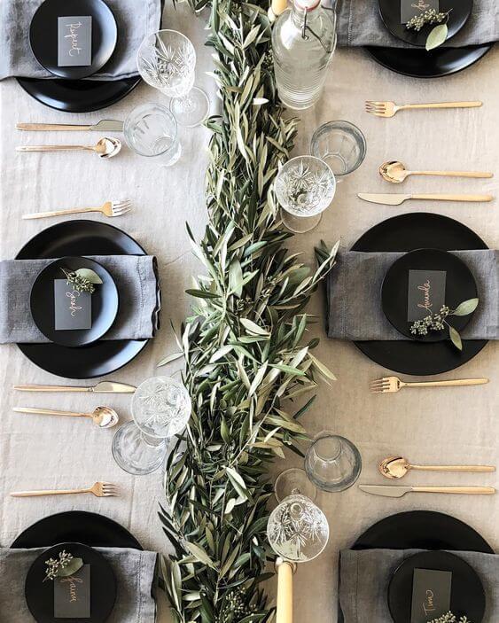 mesa navideña con olivo