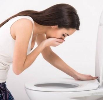 El desequilibrio es uno de los síntomas del mareo cervical