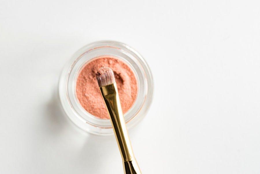 Como limpiar tus brochas de maquillaje