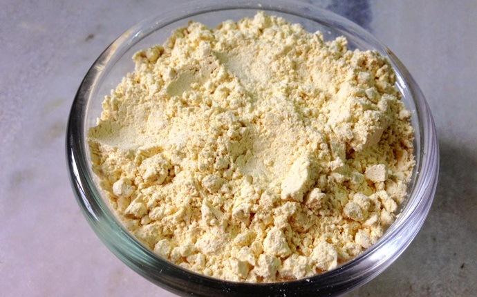 mascarillas faciales para las cicatrices del acné - harina de gramo