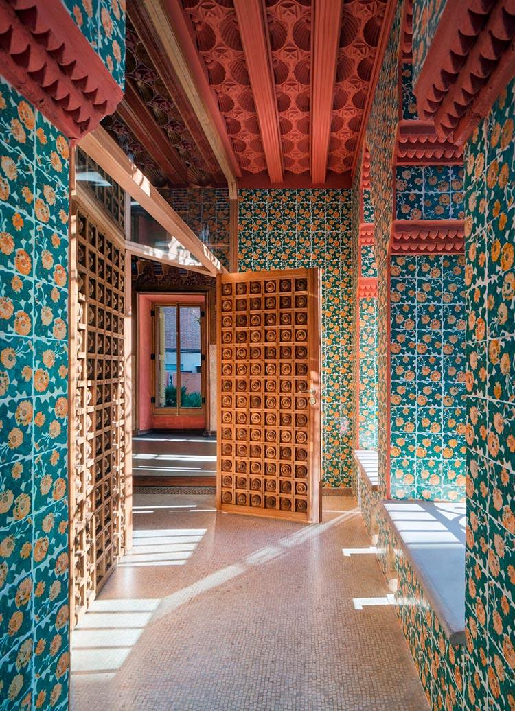 casa-vicens-antoni-gaudi-puerta
