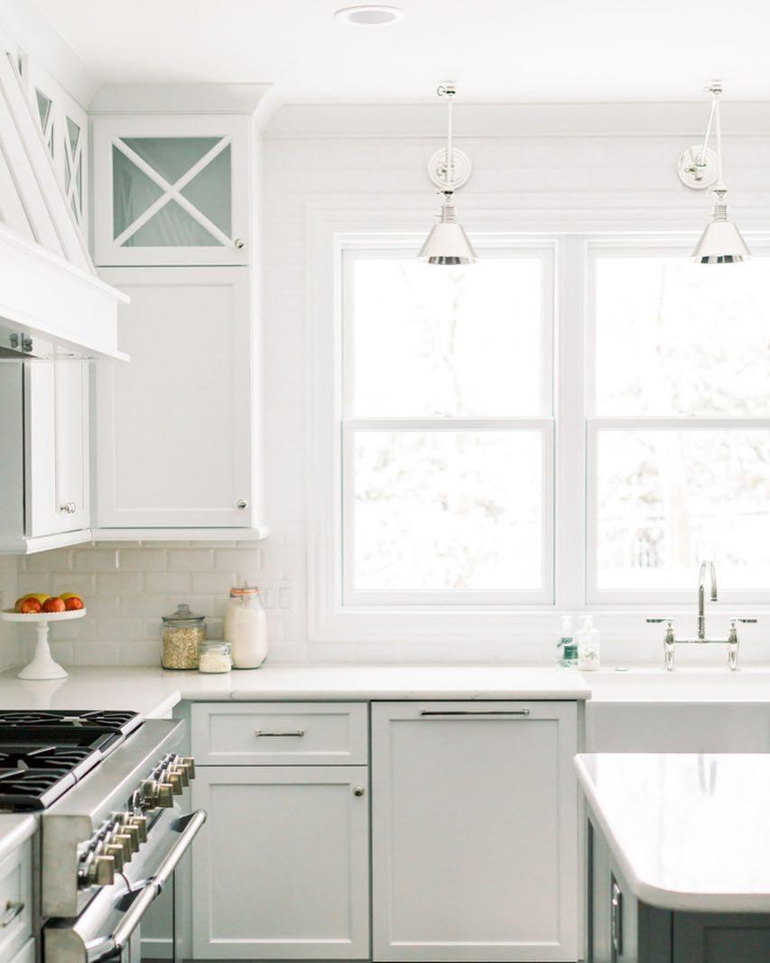 How to illuminate your kitchen countertop if you do not have upper cabinets or shelves 05