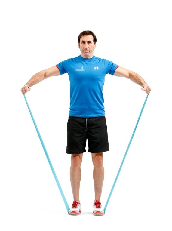 ejercicio de elevación con hombros