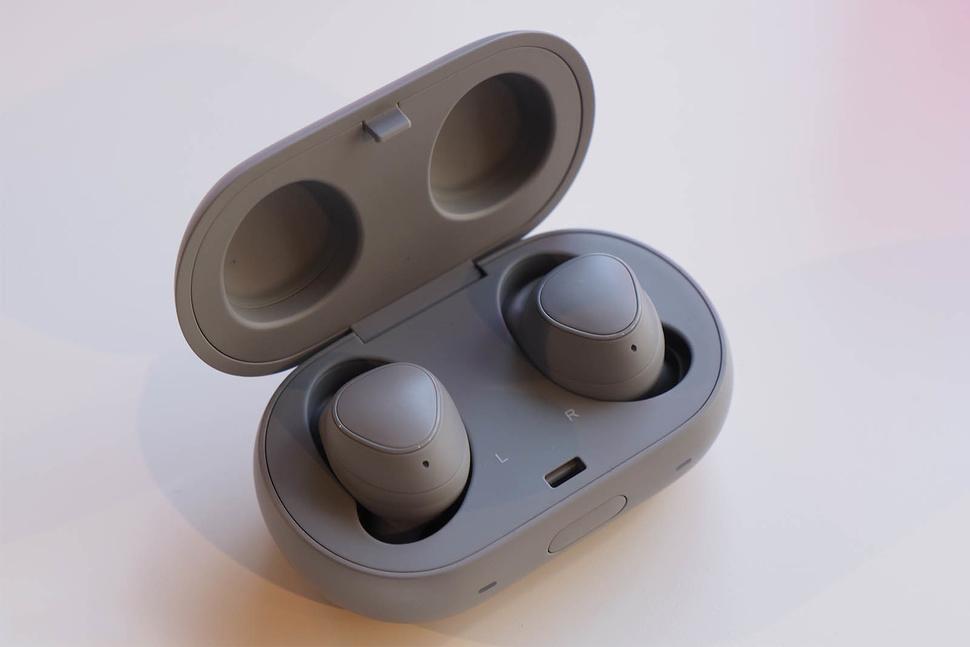 Samsung Gear IconX 2018