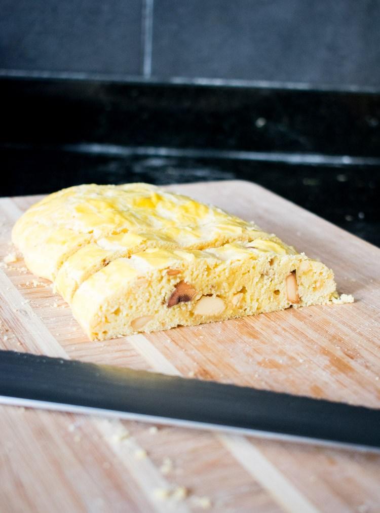 Receta de biscotti de chocolate blanco y macadamia en Maria Orsini