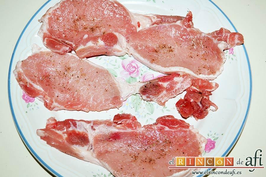 Chuletas de cerdo con alcaparras y anchoas, salpimentar