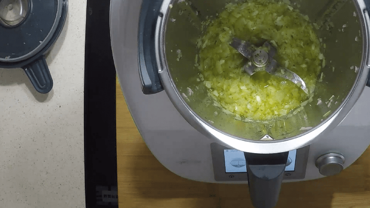 Sofreír cebolla en la Thermomix tm5