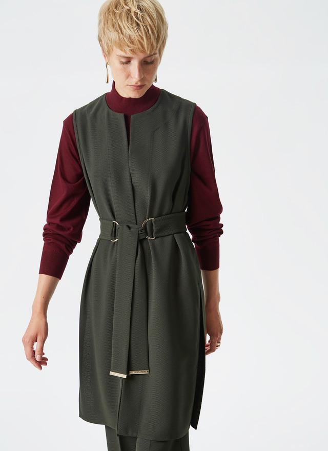 chaleco verde, look oficina
