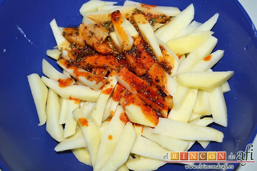 Chuletas de Sajonia con salsa de perejil, volcarlo sobre las papas