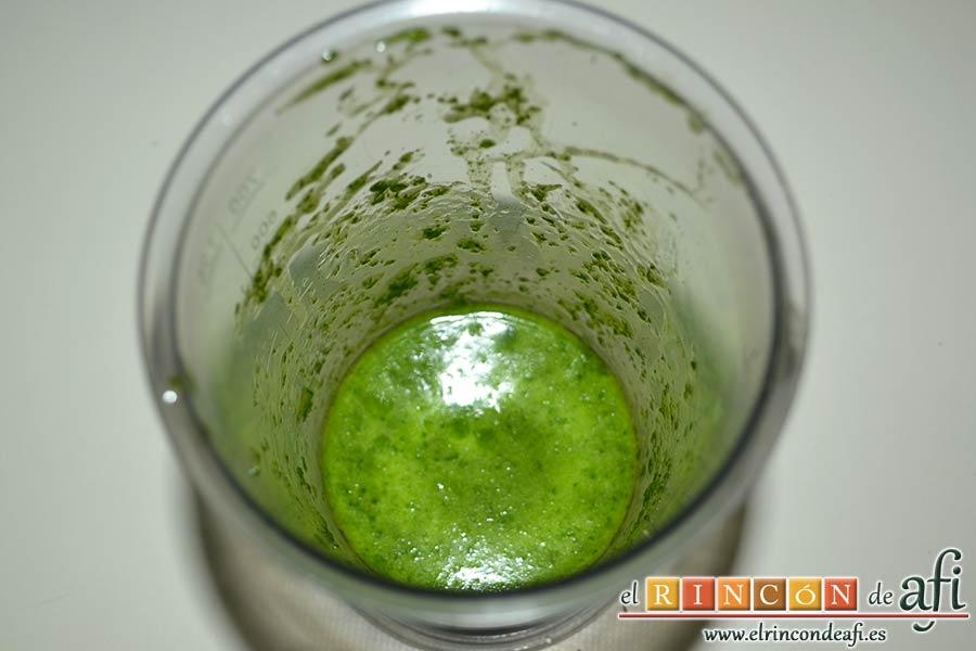 Chuletas de Sajonia con salsa de perejil, triturar bien