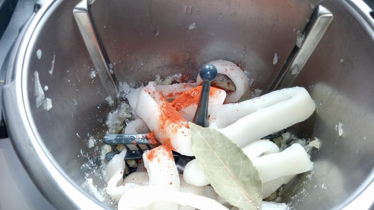 Calamares para el guiso en Thermomix