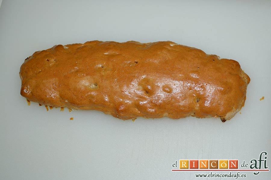 Carquinyolis, sacarlas del horno y ponerlas en una tabla