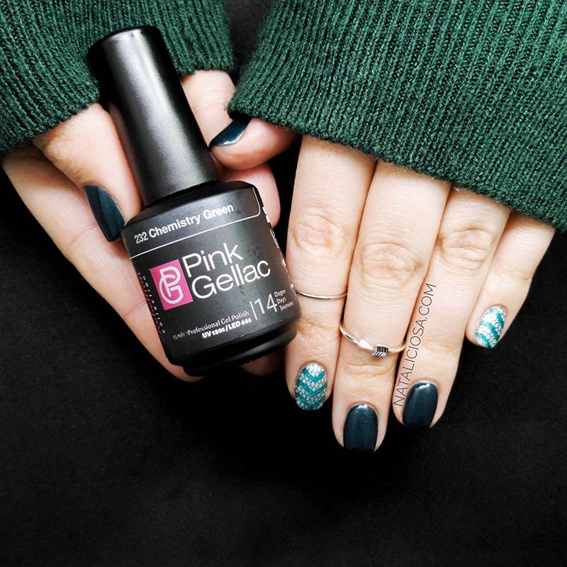 manicura estilo harry potter en tonos verdes o diseno de unas con verde oscuro casa slytherin saga hp potterhead nail art