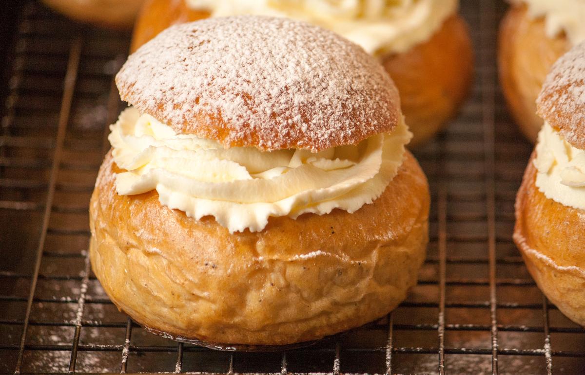 Semla (Bollo Sueco con Cardamomo)