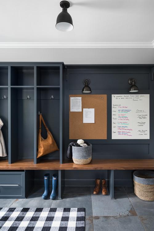Fondo oscuro para decorar un recibidor grande