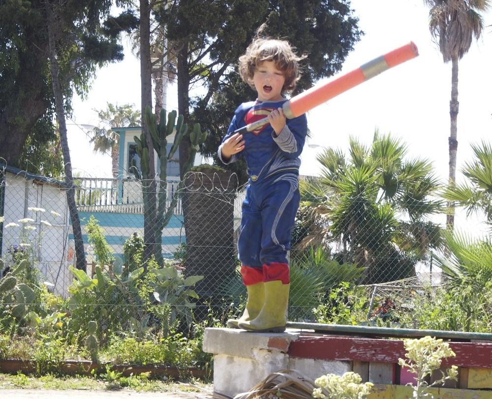 niños disfrazado de superman