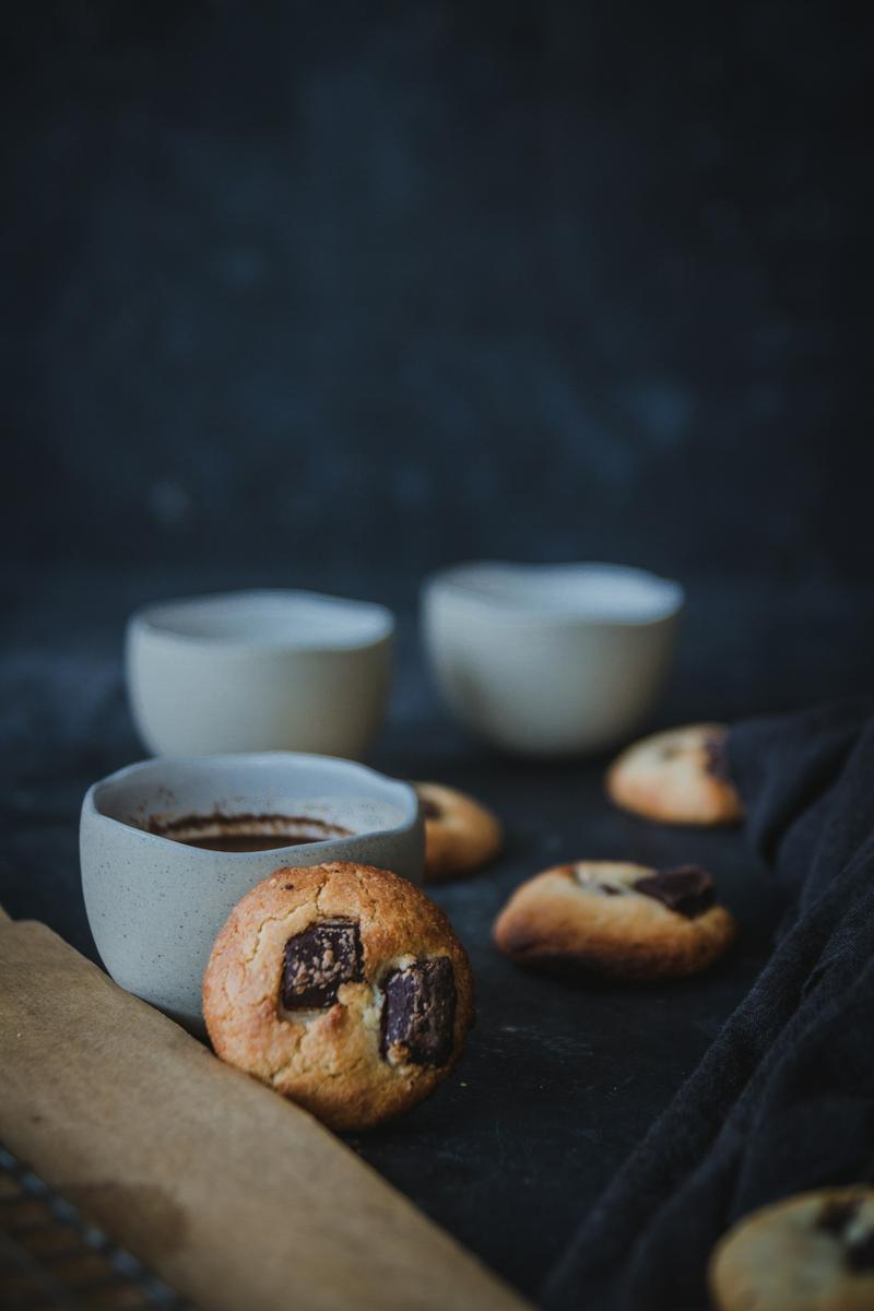 cashew butter chocolate cookies