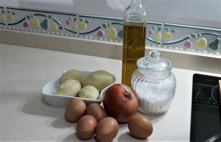 Ingredientes para hacer la tortilla de patatas en Mambo