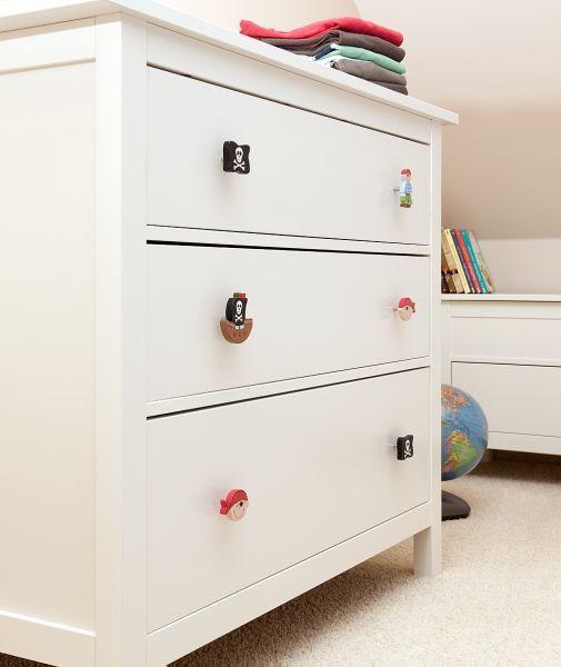 mueble con pomos ikea