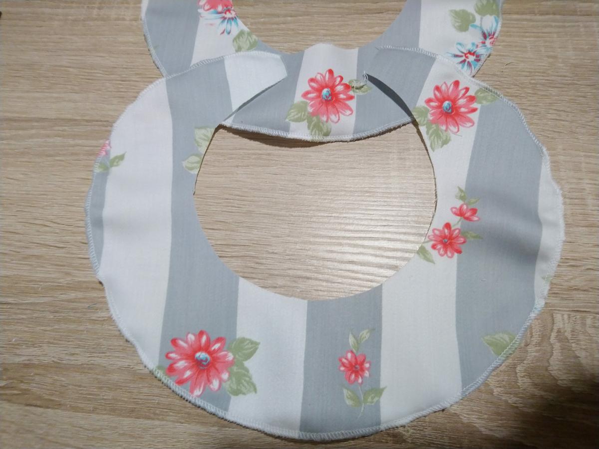 Blusa con volantes en las mangas y puños fruncidos con hilo elástico ¡Con patrones gratis!