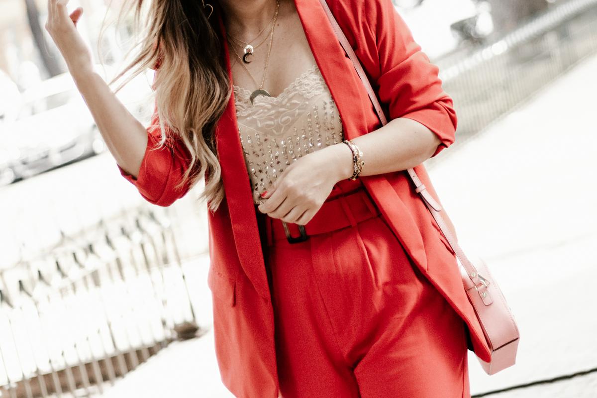 Traje Rojo