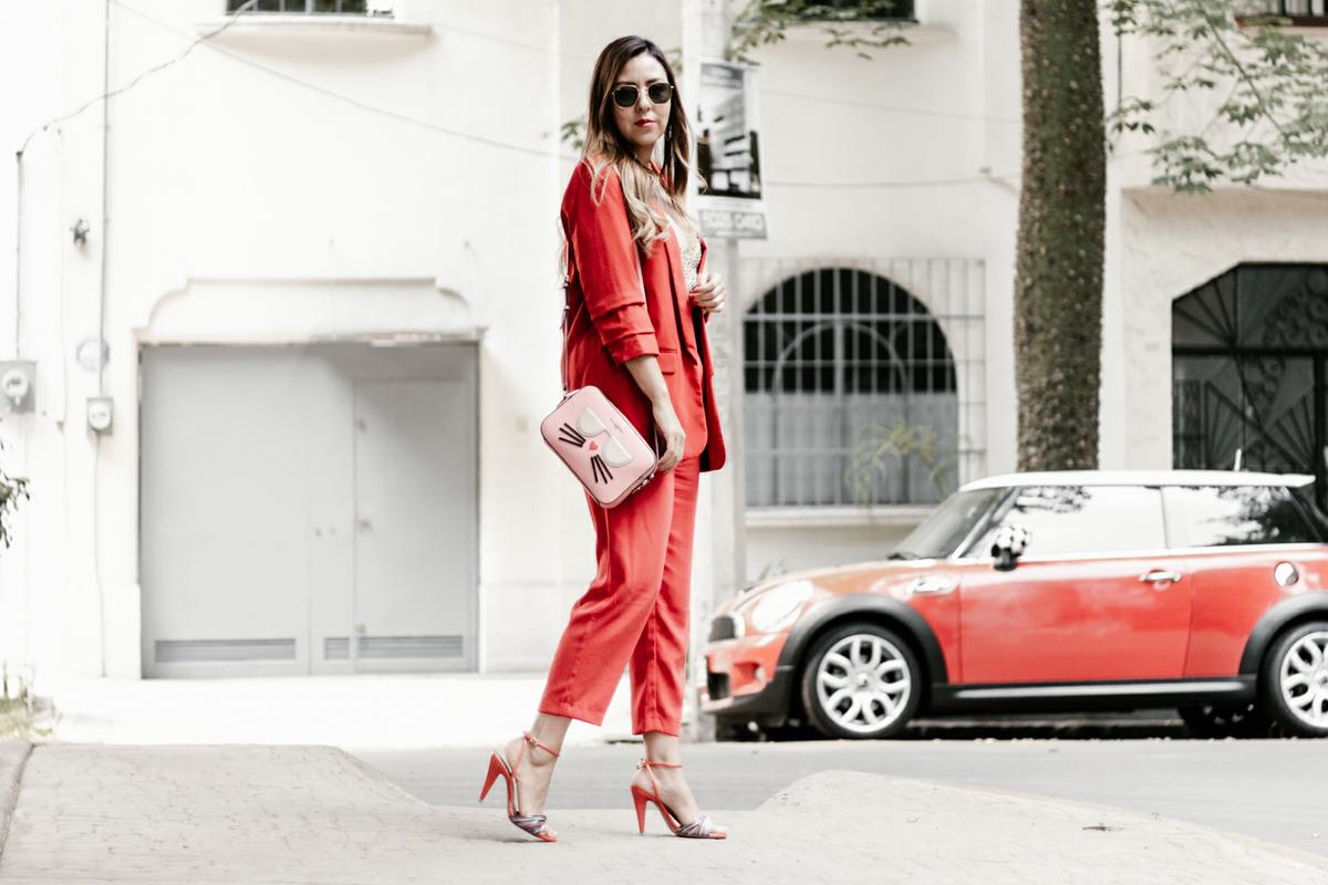 Traje Rojo