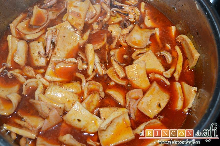 Calamares de mi abuela, retirar el caldero del fuego y dejar reposar