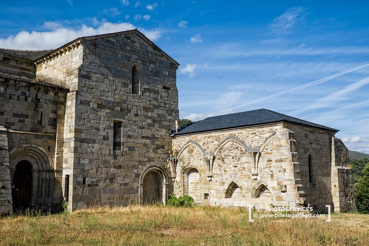 Monasterio de San Martín de Castañeda. Siglo XII. Parque Natural de El Lago de Sanabria. Zamora. Castilla y León. España. © Javier Prieto Gallego;