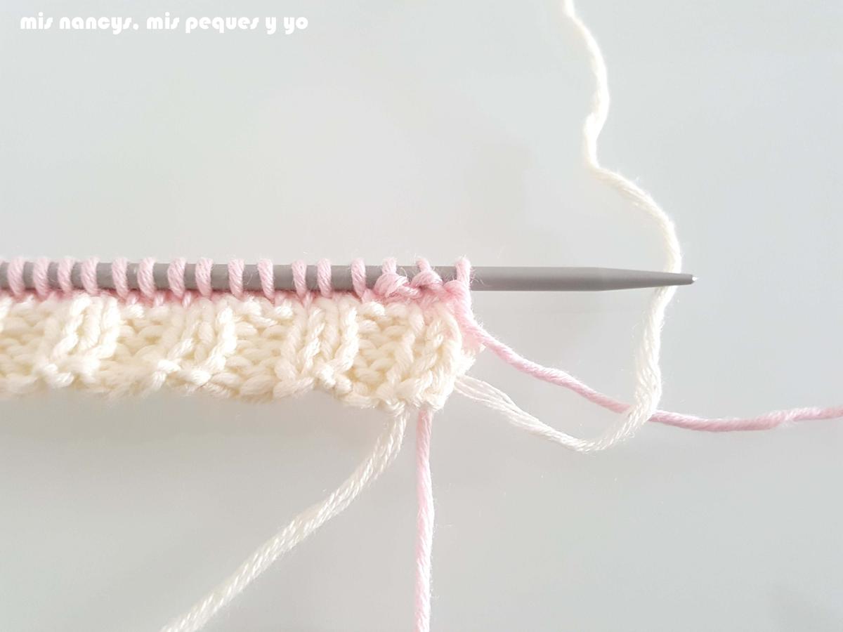mis nancys, mis peques y yo, tutorial jersey de punto para Nancy "Fresa y nata", tejer los 3 primeros puntos de Punto Bobo