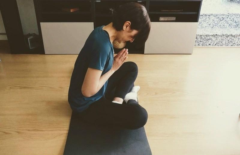 gesto-entrega-meditacion.jpg