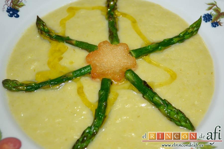 Crema de puerros con espárragos trigueros, sugerencia de presentación